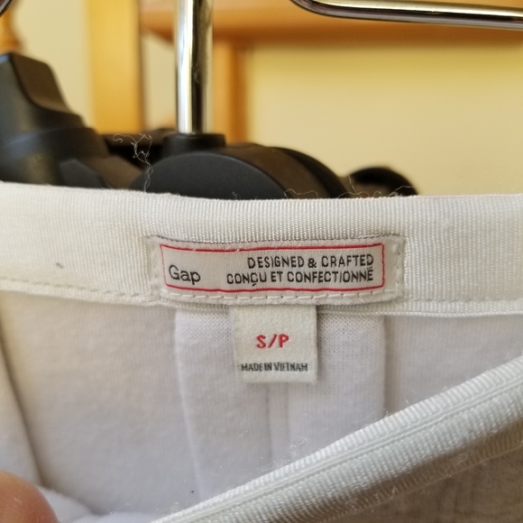 2/$12 Gap Gray Knit Skirt Inverted Pleats Tulip Shape Cute Comfortable Size S - Picture 5 of 7